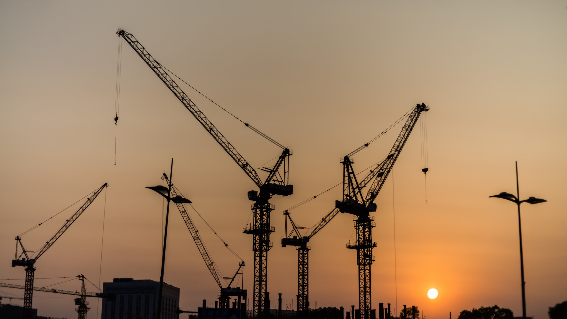 起重機械設(shè)備介紹、分類、養(yǎng)護問題匯總